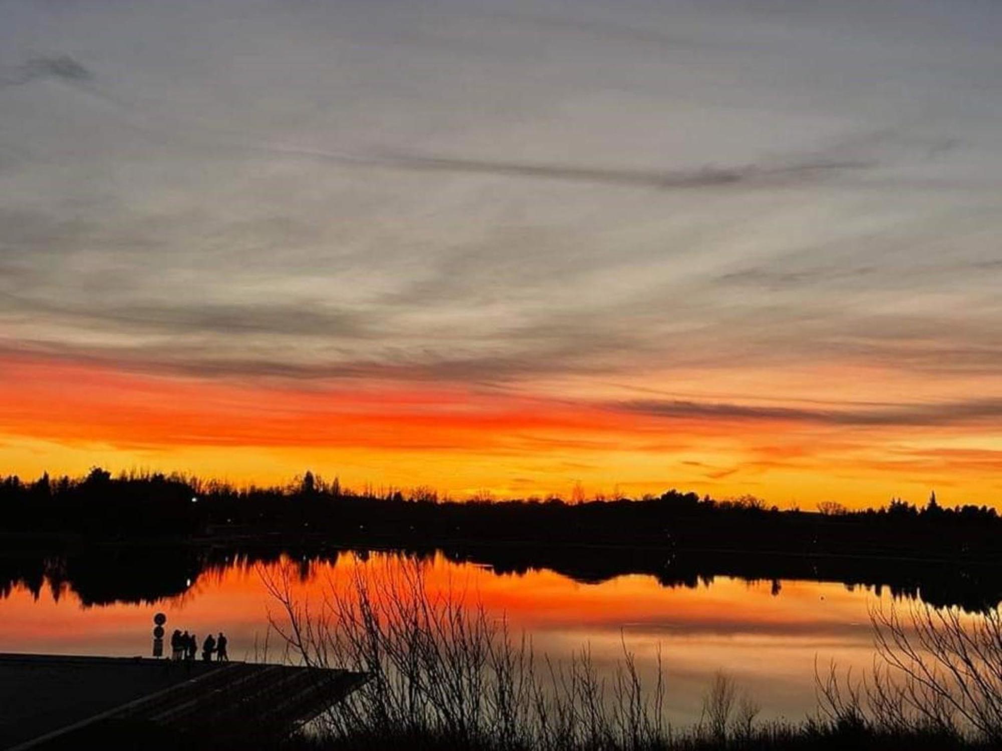 Lakeside Provence - Appartement Classe 4 Etoiles, Vue Sur Le Lac, Parking Sous-Sol, Double Clim Monteux Exteriér fotografie